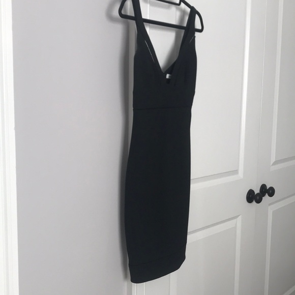 Elizabeth and James Black Fitted Cocktail size 4 - Picture 4 of 4